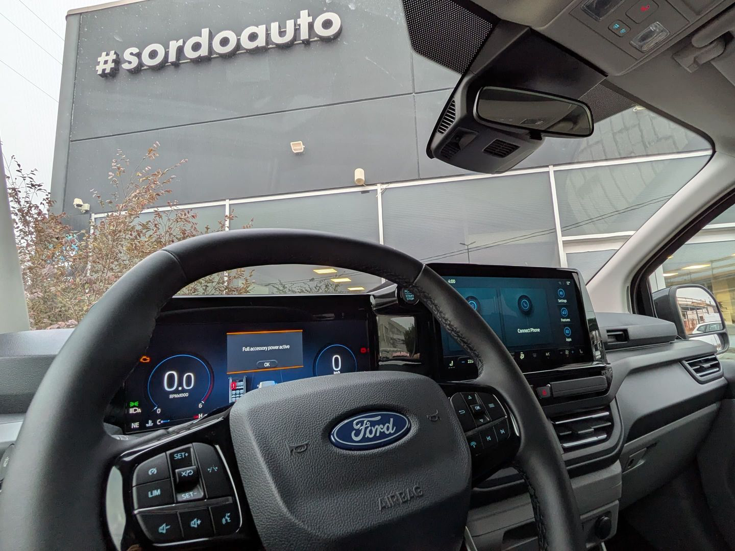 Interno Ford